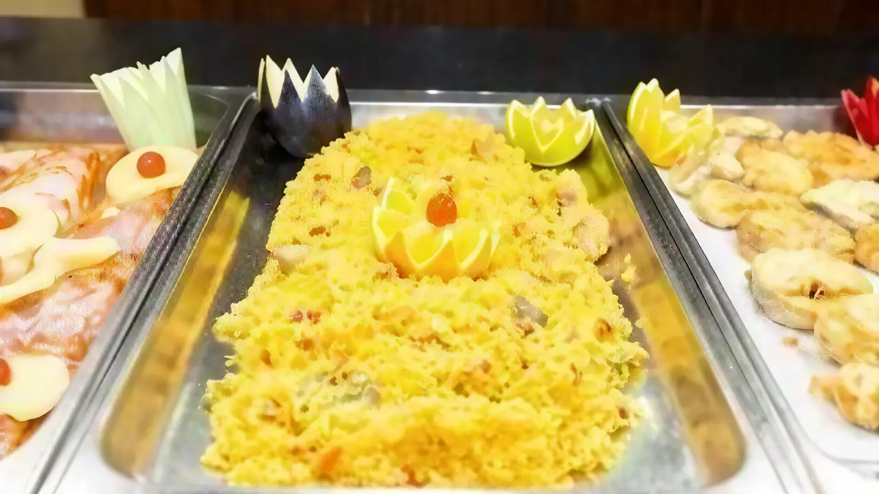 Potrawy w bufecie w Villa Adeje Beach