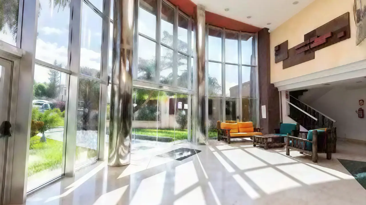Jasne i przestronne lobby w Villa Adeje Beach