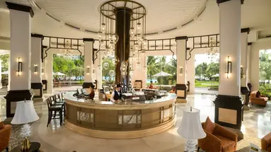 Hotelowy bar w Vinpearl Phu Quoc Resort