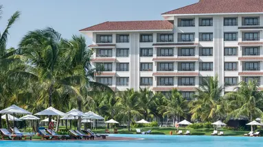 Basen przy hotelu Vinpearl Phu Quoc Resort