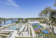 Widok na kompleks basenów i atrakcje Viva Eden Lago