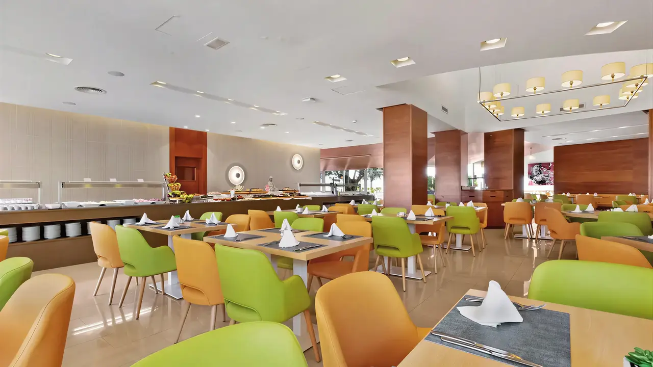  Restauracja z bufetem w hotelu Viva Eden Lago