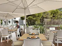 Restauracja na świeżym powietrzu w Viva Eden Lago