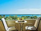 Balkon z widokiem na morze w Xenios Anastasia Resort