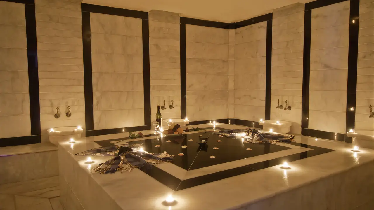 Strefa spa z basenem w Yalihan Una