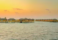 Widok na domki na wodzie w You & Me by Cocoon Maldives