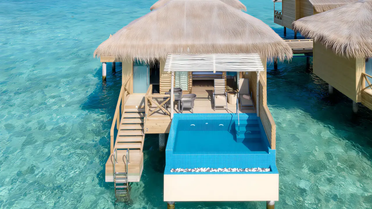 Prywatna willa z basenem w You & Me by Cocoon Maldives