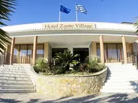Elewacja i wejście główne do Zante Village