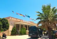 Elewacja i wejście do Zante Village