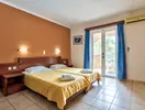 Pokój z dwoma łóżkami w Zante Village