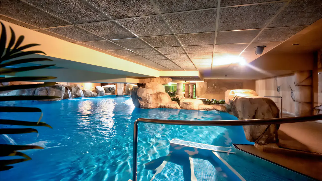 Kryty basen w Zimbali Playa Spa