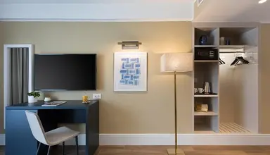 115 The Strand