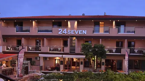 Hotel 24 Seven Boutique