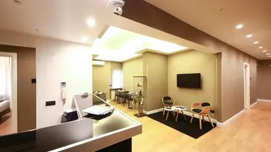 7th Floor Suite
