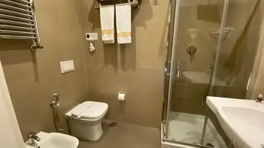 7th Floor Suite