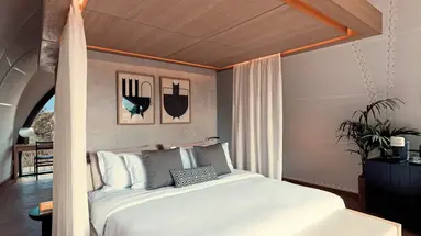 91 Athens Riviera, The Resort