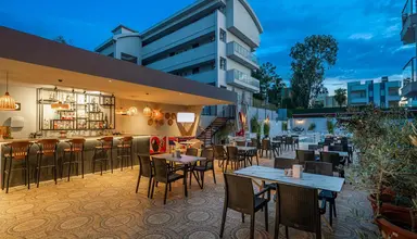 A Hotel Side