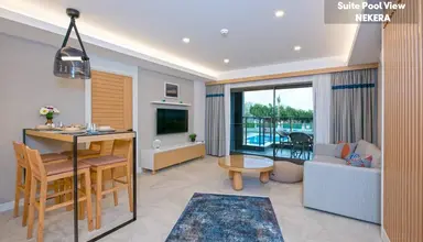 A Suite Side