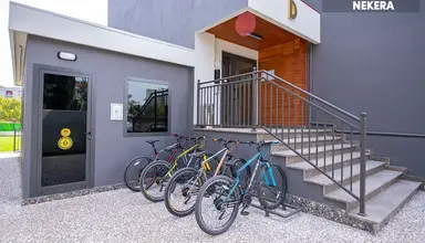 A Suite Side