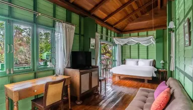 Aana Resort & Spa