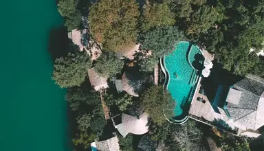 Aana Resort & Spa