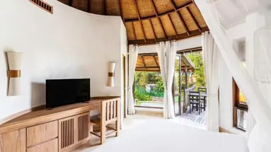 Aana Resort & Spa