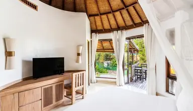 Aana Resort & Spa