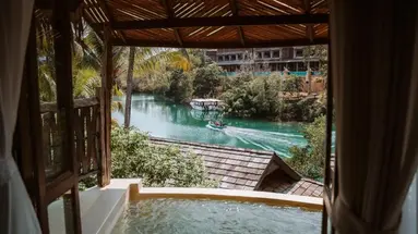 Aana Resort & Spa