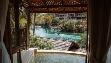 Aana Resort & Spa