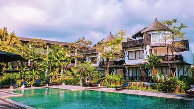 Aana Resort & Spa