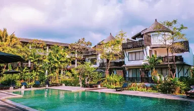 Aana Resort & Spa
