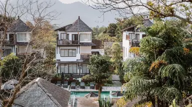Aana Resort & Spa