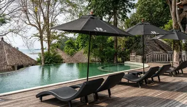 Aana Resort & Spa