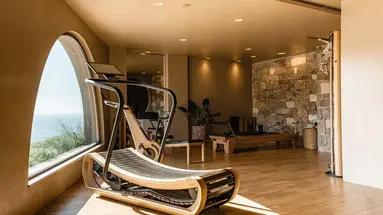 Acro Suites