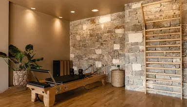 Acro Suites
