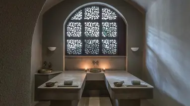 Acro Suites