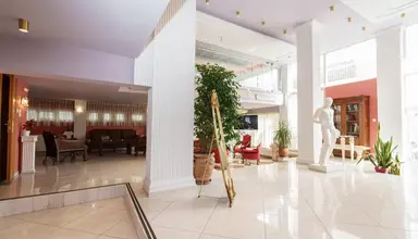 Acropolis Ami Boutique