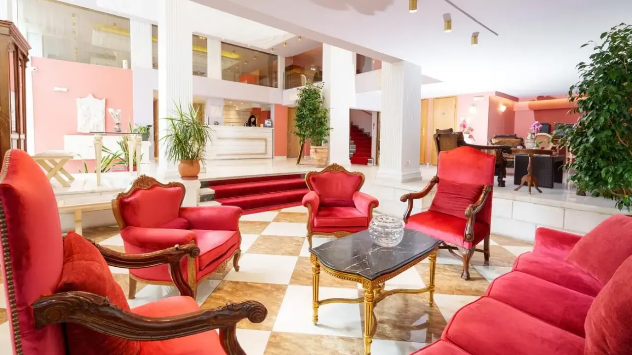 Acropolis Ami Boutique