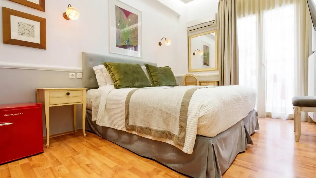 Acropolis Ami Boutique