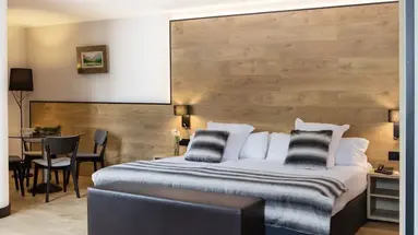 Acta Arthotel Q
