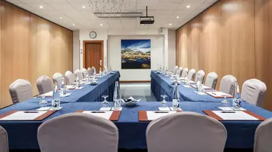 Acta Arthotel Q
