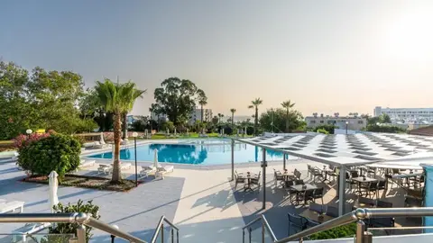 Hotel Adelais Bay