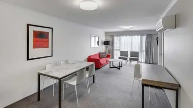 Adina Serviced Apartments Canberra James Court
