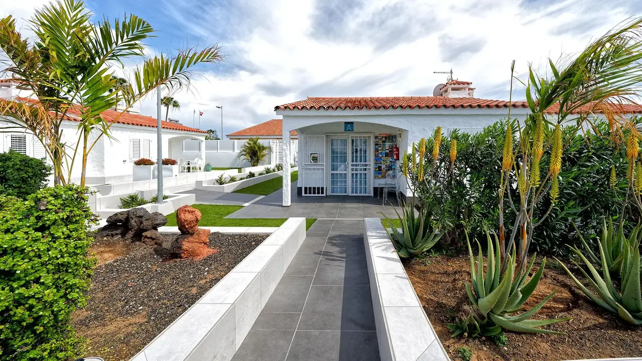 Adonis Bungalows