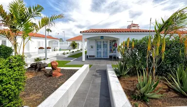 Adonis Bungalows