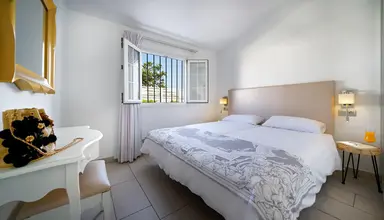 Adonis Bungalows