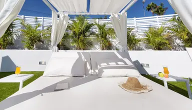 Adonis Bungalows