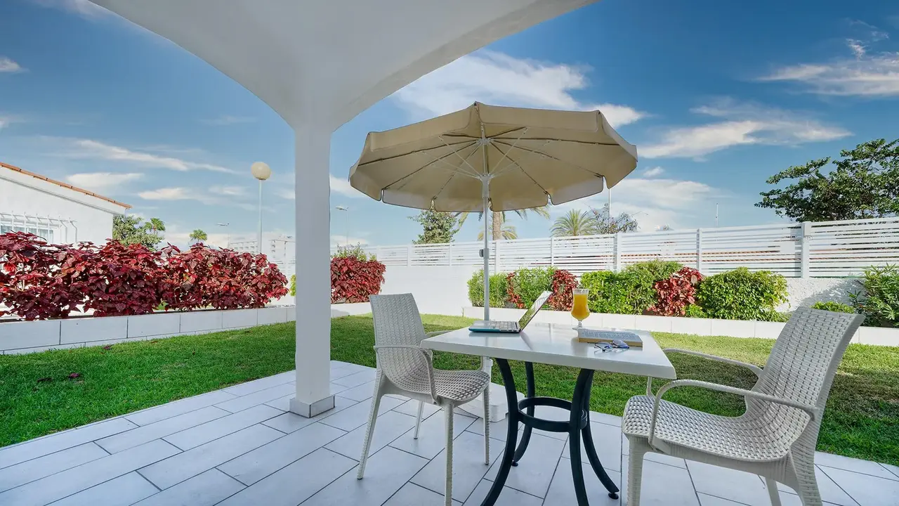 Adonis Bungalows
