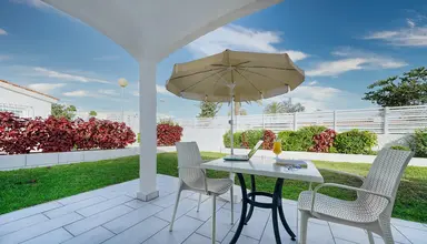 Adonis Bungalows