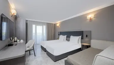 Adora Hotel & Resort 